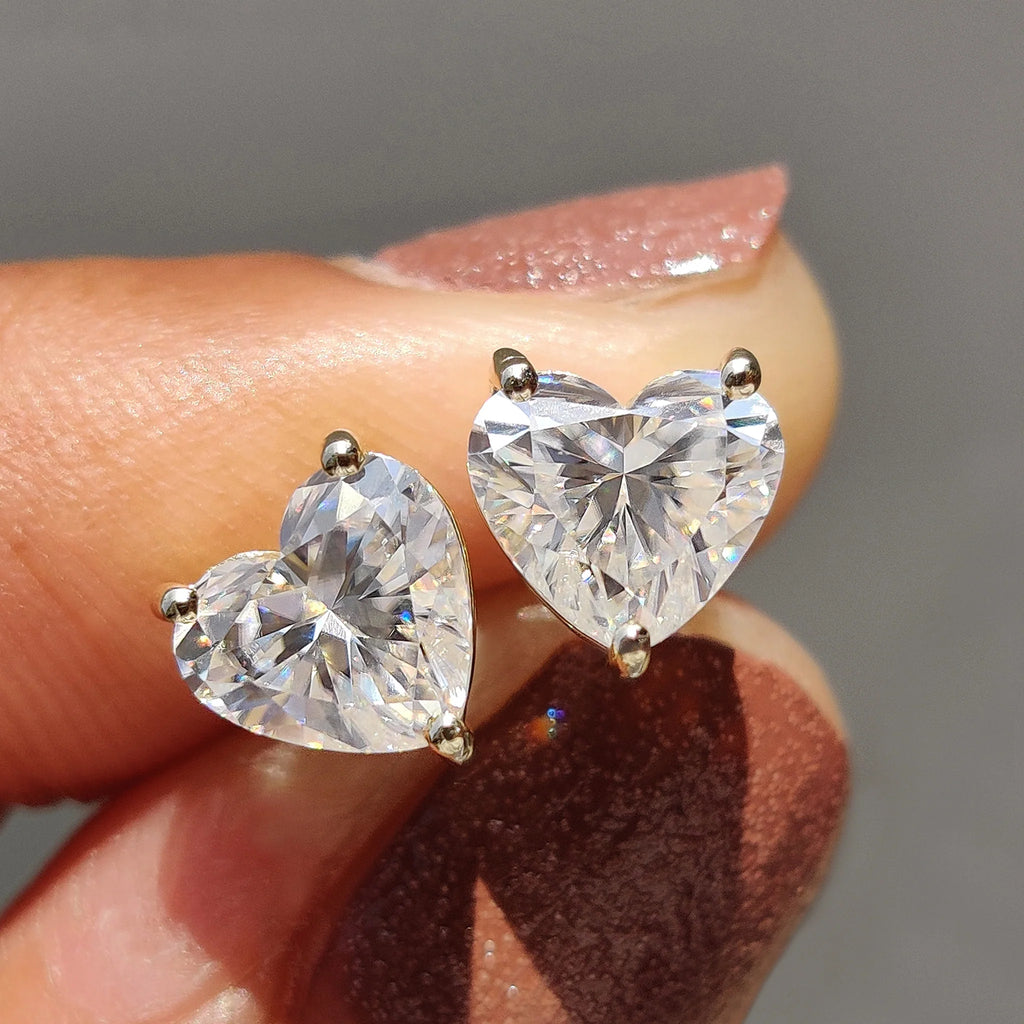 ⚡ 90% OFF Flash Sale: The Radiant Heart: Flawless Moissanite Stud Earrings