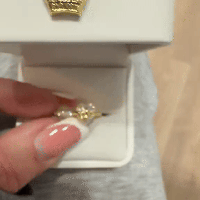 🔥90% OFF Flash Sale:The Wrapped in Love: Heart-Cut Moissanite Bow Ring