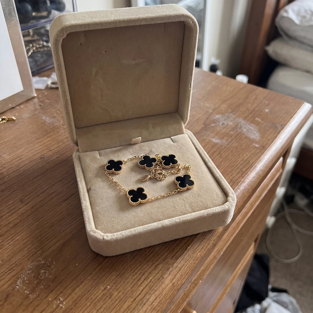 🔥90% OFF Flash Sale: The Blooming Grace:The Vintage Clover: French Heritage Bracelet Collection
