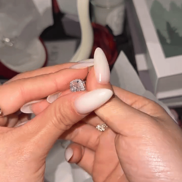 🔥90% OFF Flash Sale:The Classic Cushion Halo: Brilliant Moissanite Stud Earrings